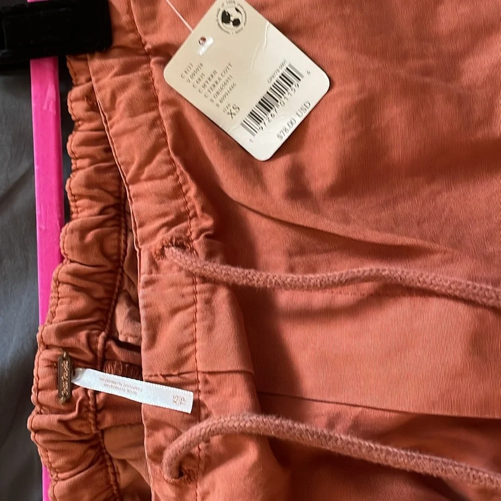 NWT New Light Parachute Pants in Terracotta XS - Picture 10 of 10